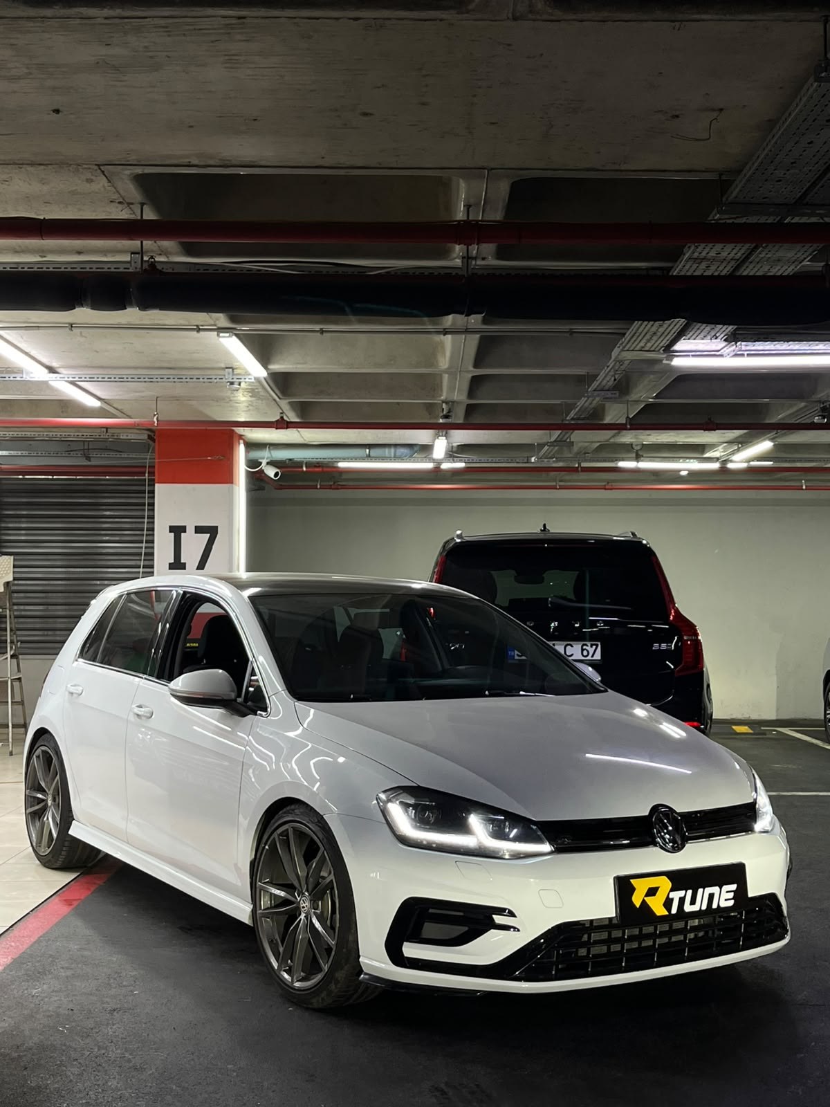 RTune plakalıklı Volkswagen Golf